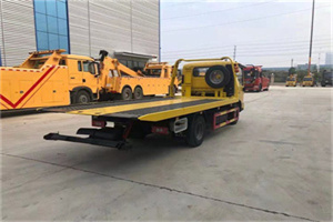 旧县非事故拖车