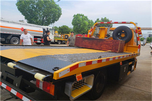 旧县附近拖车电话号码服务